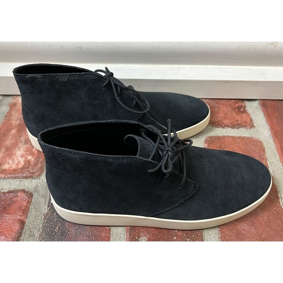 Everlane Black Suede Chukka Boots with Minimalist Design main image 13